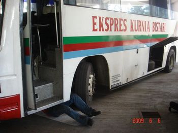 03 bus in trouble.jpg