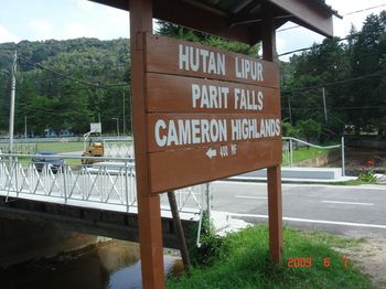 21 trail parit falls entrance.jpg