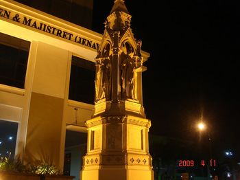 statue at lebuh light in the morning.jpg